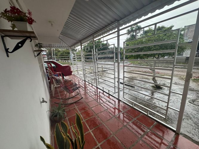 Casa de 11 alcobas en venta en San Carlos, Cali, 396 m² · foto 3 de 24