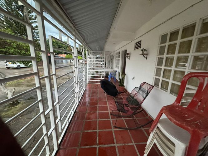 Casa de 11 alcobas en venta en San Carlos, Cali, 396 m² · foto 4 de 24