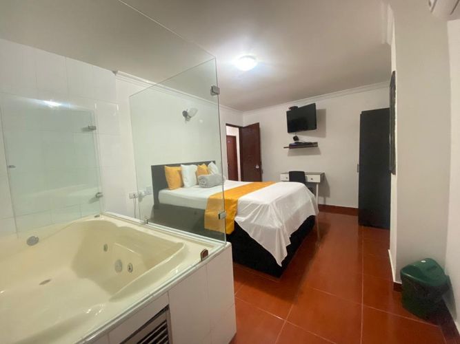 Apartamento de 20 alcobas en venta en Prados Del Norte, Cali, 700 m² · foto 18 de 22