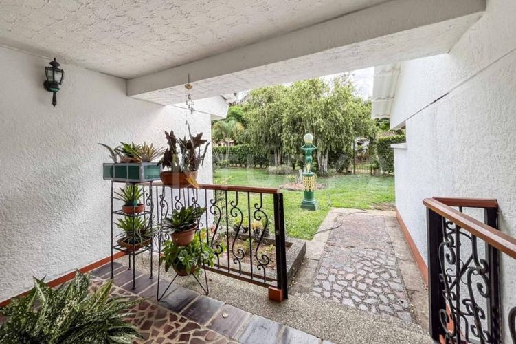 Casa de 6 alcobas en venta en Libertadores, Jamundí, 683 m² · foto 3 de 22