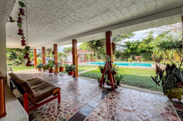 Casa de 6 alcobas en venta en Libertadores, Jamundí, 683 m² · foto 4 de 22