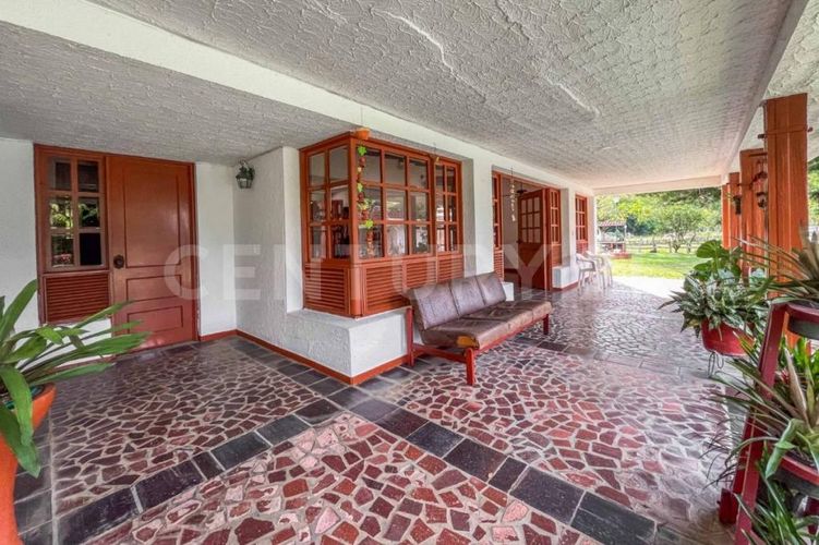 Casa de 6 alcobas en venta en Libertadores, Jamundí, 683 m² · foto 8 de 22