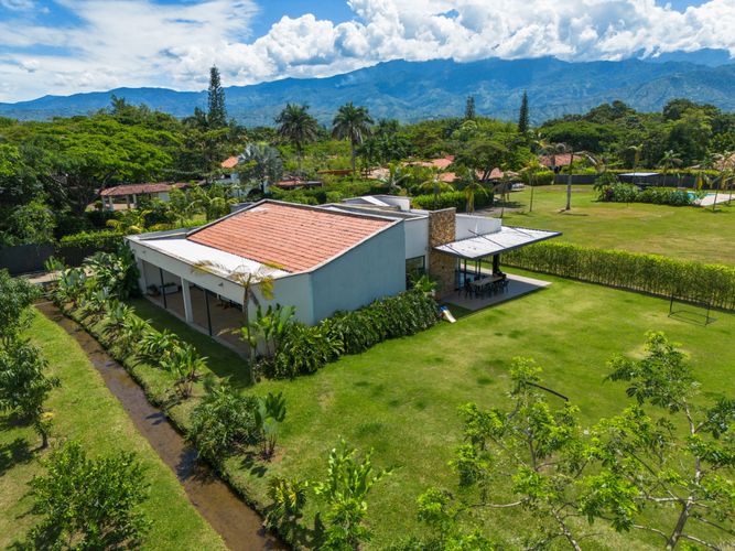 Casa de 3 alcobas en venta en Paso De La Bolsa, Jamundí, 386 m² · foto 2 de 24