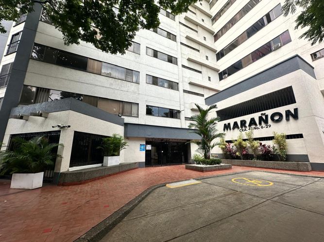 Apartamento de 3 alcobas en venta en Los Cambulos, Cali, 154 m² · foto 2 de 24