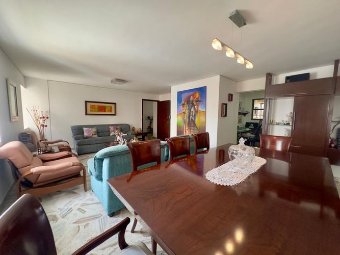 Apartamento de 3 alcobas en venta en Los Cambulos, Cali, 154 m² · foto 6 de 24
