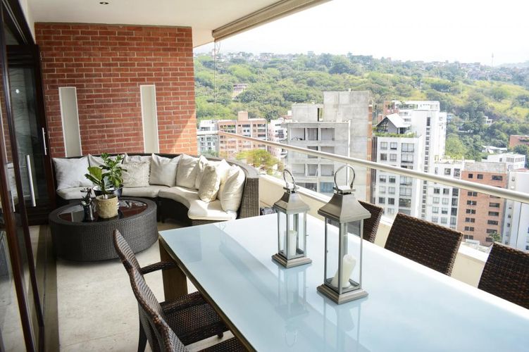 Apartamento de 4 alcobas en venta en Santa Teresita, Cali, 377 m² · foto 2 de 24