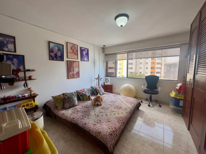 Apartamento de 3 alcobas en venta en Los Cambulos, Cali, 154 m² · foto 19 de 24