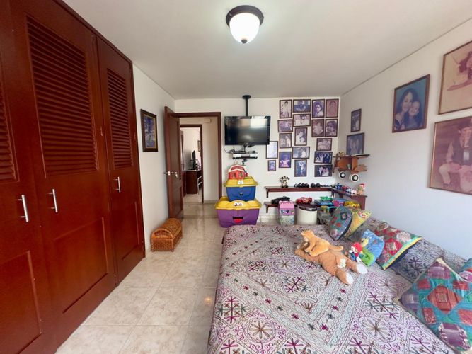 Apartamento de 3 alcobas en venta en Los Cambulos, Cali, 154 m² · foto 20 de 24