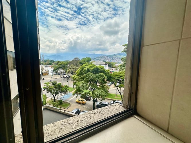 Apartamento de 3 alcobas en venta en Los Cambulos, Cali, 154 m² · foto 23 de 24
