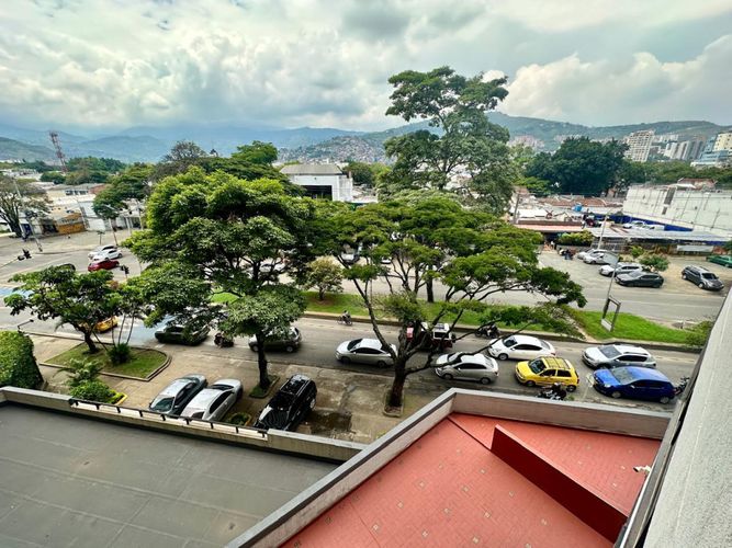 Apartamento de 3 alcobas en venta en Los Cambulos, Cali, 154 m² · foto 24 de 24