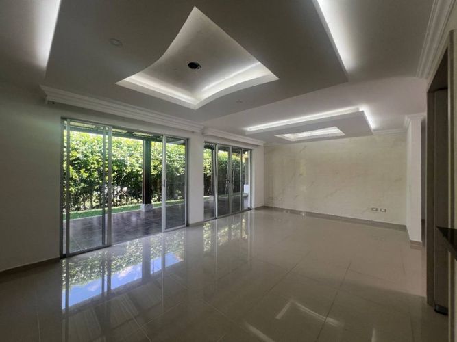 Casa de 4 alcobas en venta en Alfaguara, Jamundí, 218 m² · foto 3 de 24