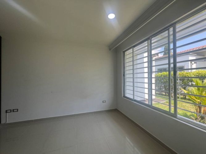 Casa de 4 alcobas en venta en Alfaguara, Jamundí, 218 m² · foto 13 de 24