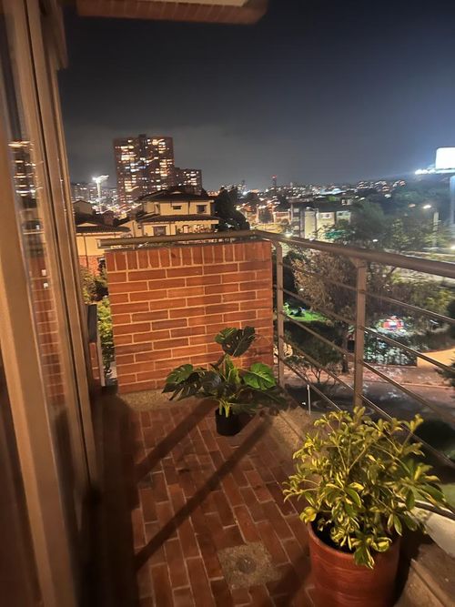 Apartamento de 3 alcobas en venta en Colina Campestre, Bogotá, 87 m² · foto 2 de 24