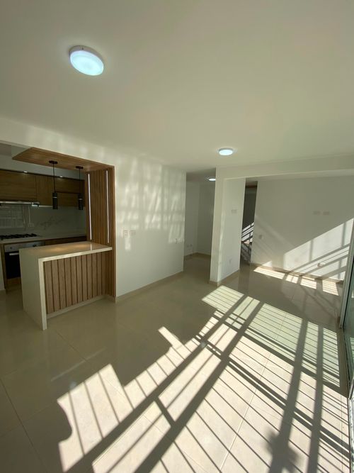 Apartamento de 2 alcobas en venta en Valle Del Lili, Cali, 64 m² · foto 2 de 24