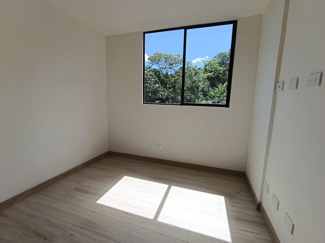 Apartamento de 3 alcobas en arriendo en Camino Verde, Envigado, 74 m² · foto 9 de 14