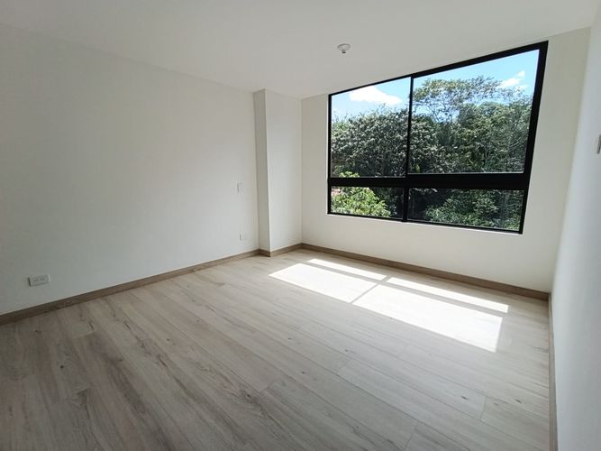 Apartamento de 3 alcobas en arriendo en Camino Verde, Envigado, 74 m² · foto 12 de 14