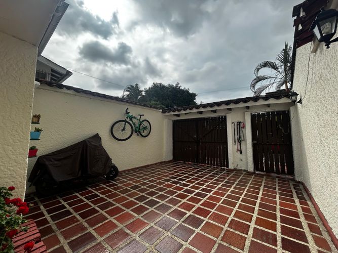 Casa de 4 alcobas en venta en Seminario, Cali, 314 m² · foto 3 de 22