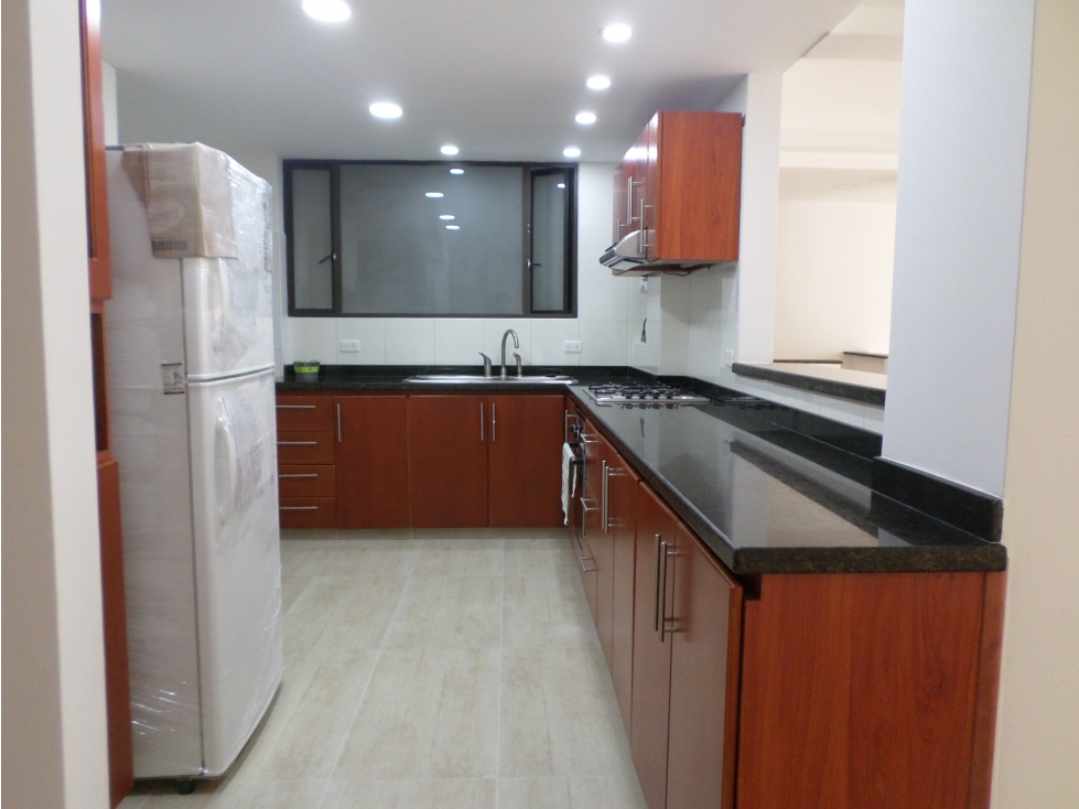 Apartamento en venta en Los Rosales, Bogotá · foto 8 de 18