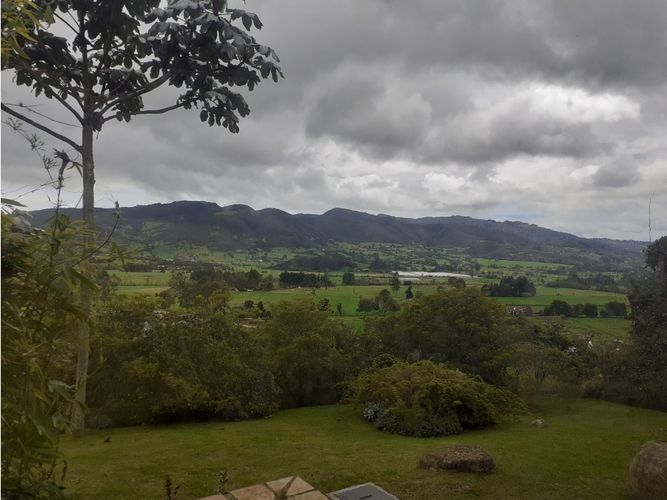 Lote en venta en Valle Alto, La Calera, 2359 m² · foto 3 de 3