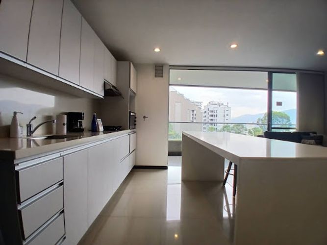 Apartamento de 2 alcobas en arriendo en Castropol, Medellín, 100 m² · foto 4 de 21