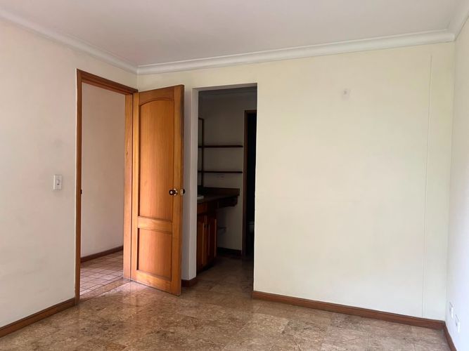 Apartamento de 2 alcobas en arriendo en El Poblado, Medellín, 90 m² · foto 2 de 17