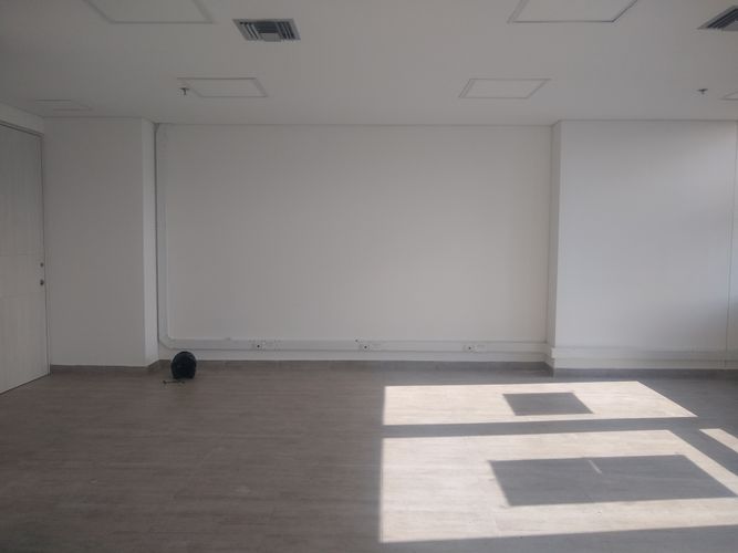 Oficina en arriendo en El Poblado, Medellín, 65 m² · foto 4 de 13