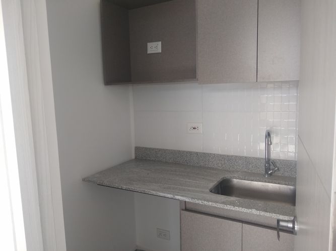 Oficina en arriendo en El Poblado, Medellín, 65 m² · foto 6 de 13