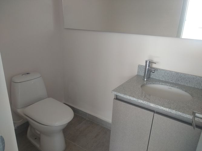 Oficina en arriendo en El Poblado, Medellín, 65 m² · foto 11 de 13
