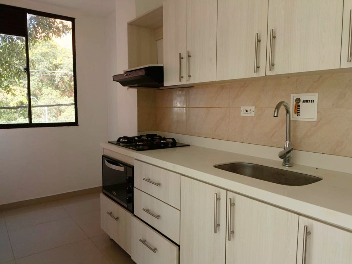 Apartamento en arriendo en Belén, Medellín · foto 4 de 17