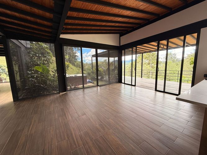 Casa de 3 alcobas en arriendo en El Retiro, 380 m² · foto 9 de 24