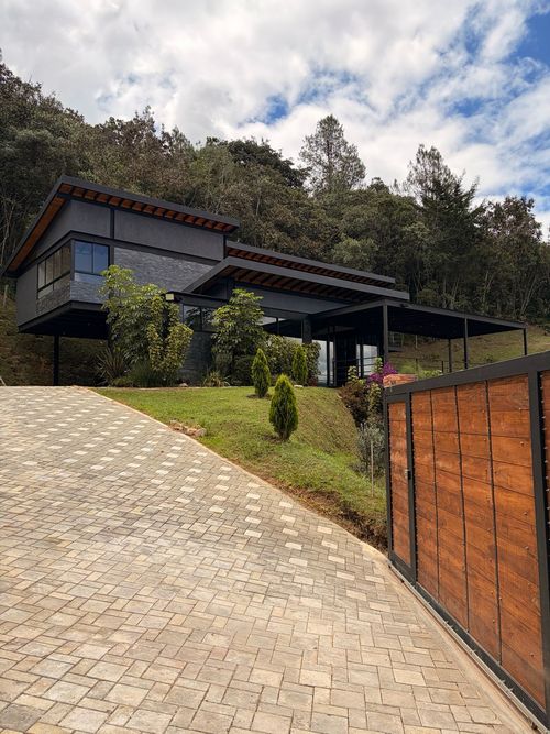 Casa de 3 alcobas en arriendo en El Retiro, 380 m² · foto 22 de 24