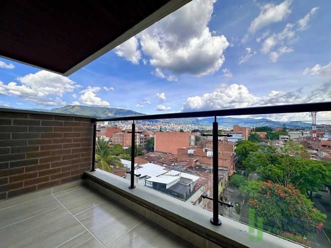 Apartamento de 4 alcobas en venta en Belén Rosales, Medellín, 200 m² · foto 6 de 20