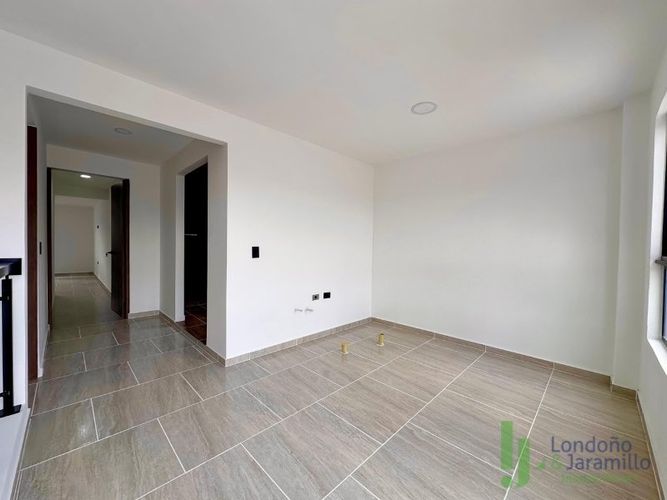Apartamento de 4 alcobas en venta en Belén Rosales, Medellín, 200 m² · foto 7 de 20