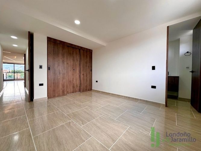 Apartamento de 4 alcobas en venta en Belén Rosales, Medellín, 200 m² · foto 9 de 20