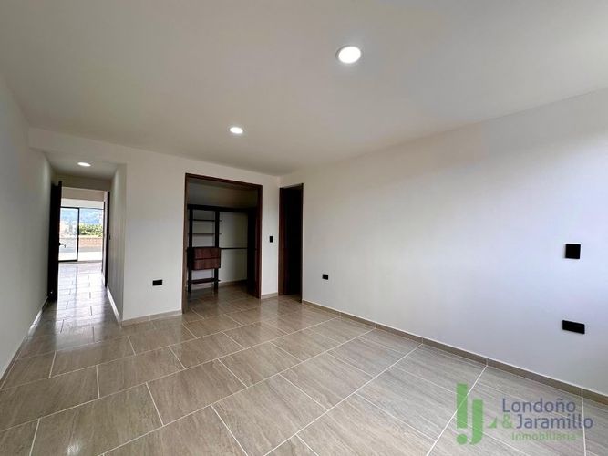 Apartamento de 4 alcobas en venta en Belén Rosales, Medellín, 200 m² · foto 12 de 20