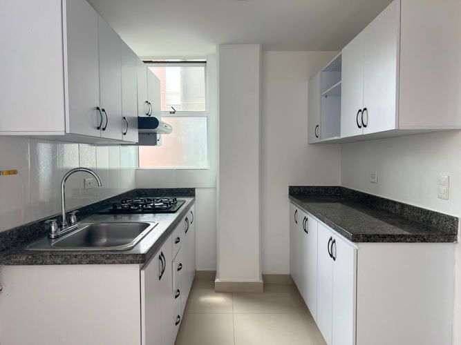 Apartamento de 3 alcobas en arriendo en Camino Verde, Envigado, 69 m² · foto 14 de 15