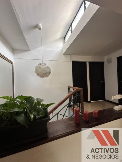 Casa de 3 alcobas en venta en Loma Del Escobero, Envigado, 260 m² · foto 6 de 24