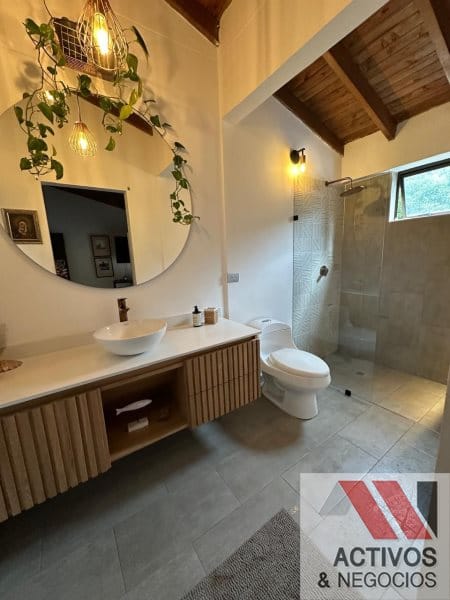 Casa de 3 alcobas en venta en Loma Del Escobero, Envigado, 260 m² · foto 19 de 24