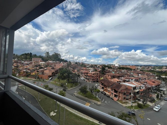 Apartamento de 3 alcobas en venta en Alto Del Medio, Rionegro, 92 m² · foto 2 de 20