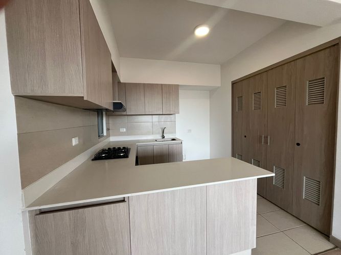 Apartamento de 3 alcobas en venta en Alto Del Medio, Rionegro, 92 m² · foto 3 de 20