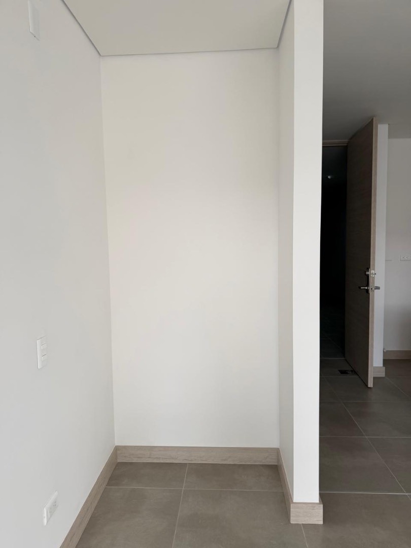 Apartamento en arriendo en El Tesoro, Medellín · foto 4 de 16