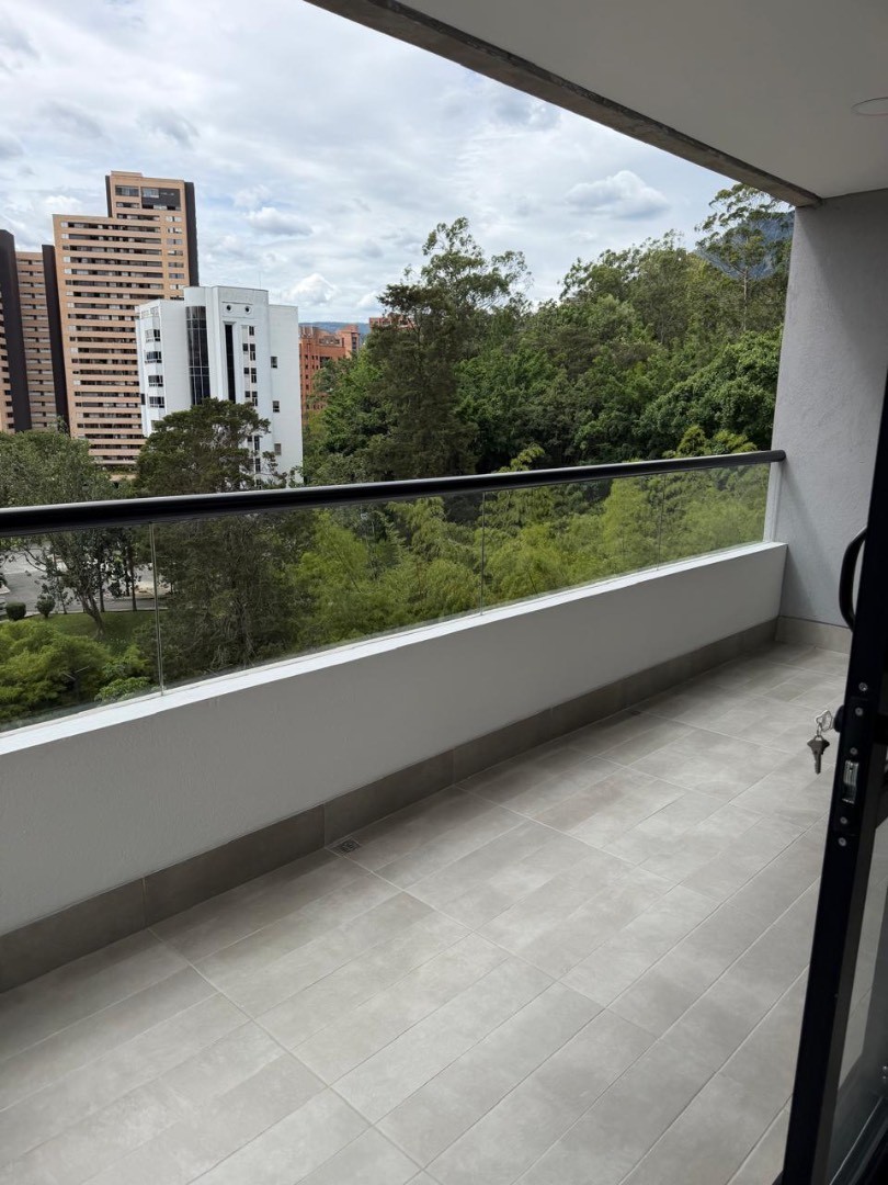 Apartamento en arriendo en El Tesoro, Medellín · foto 7 de 16
