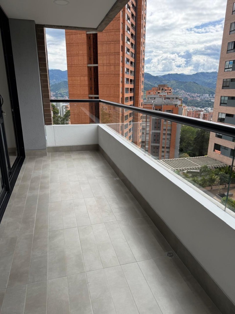 Apartamento en arriendo en El Tesoro, Medellín · foto 8 de 16