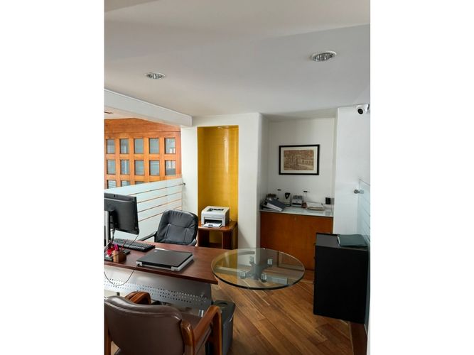 Casa en venta en Santa Barbara Central, Bogotá · foto 2 de 16