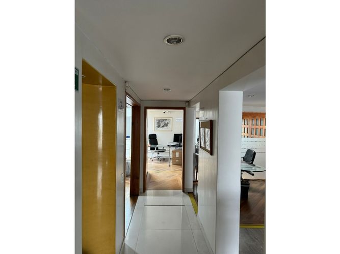 Casa en venta en Santa Barbara Central, Bogotá · foto 3 de 16