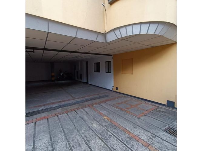 Apartamento de 3 alcobas en venta en Cedro Salazar, Bogotá, 206 m² · foto 6 de 24