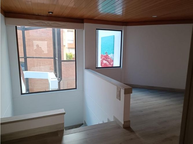 Apartamento de 3 alcobas en venta en Cedro Salazar, Bogotá, 206 m² · foto 15 de 24