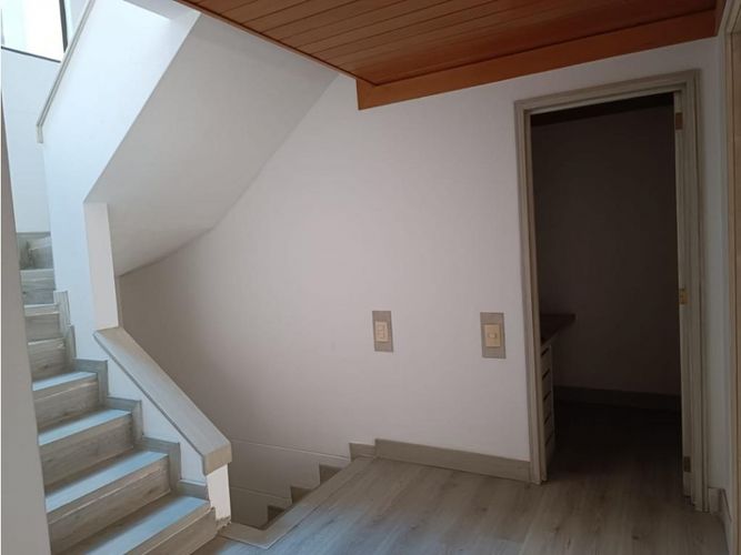 Apartamento de 3 alcobas en venta en Cedro Salazar, Bogotá, 206 m² · foto 23 de 24