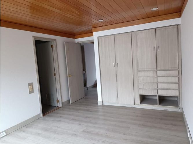 Apartamento de 3 alcobas en venta en Cedro Salazar, Bogotá, 206 m² · foto 24 de 24