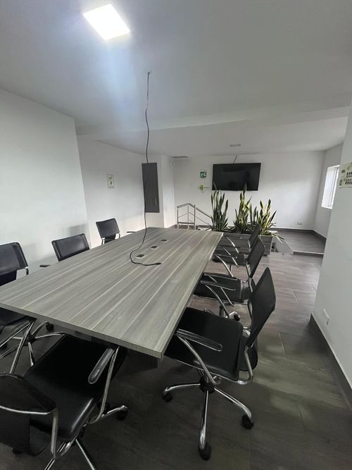 Oficina en venta en Pinares, Pereira, 400 m² · foto 8 de 9